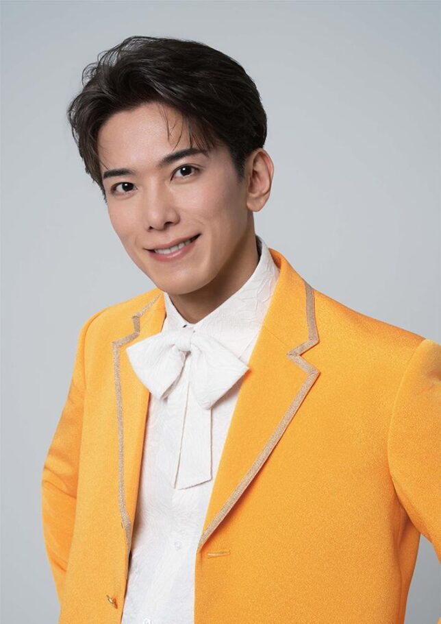 モナキ・じん 経歴