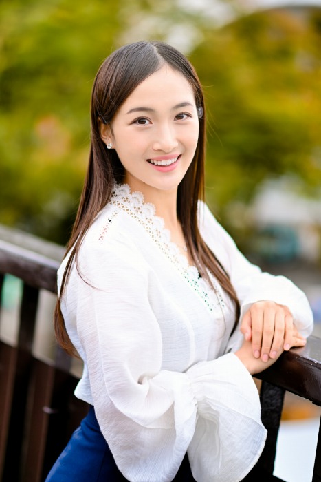 野口絵子 経歴
